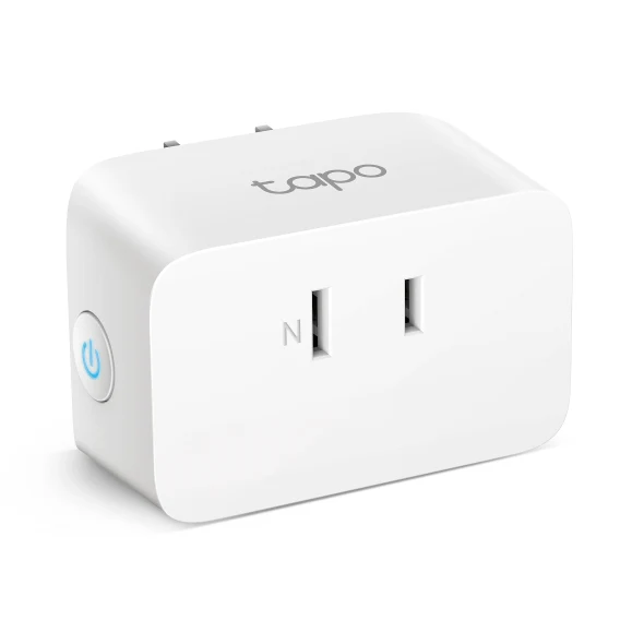 Tapo P110Mをコンセントに差し込み、接続した家電の電力を確認するイメージ